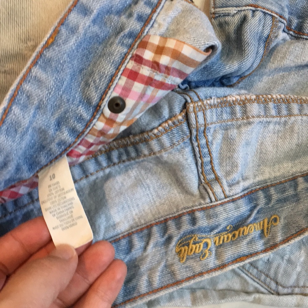American Eagle Short Shorts - Picture 3 of 3